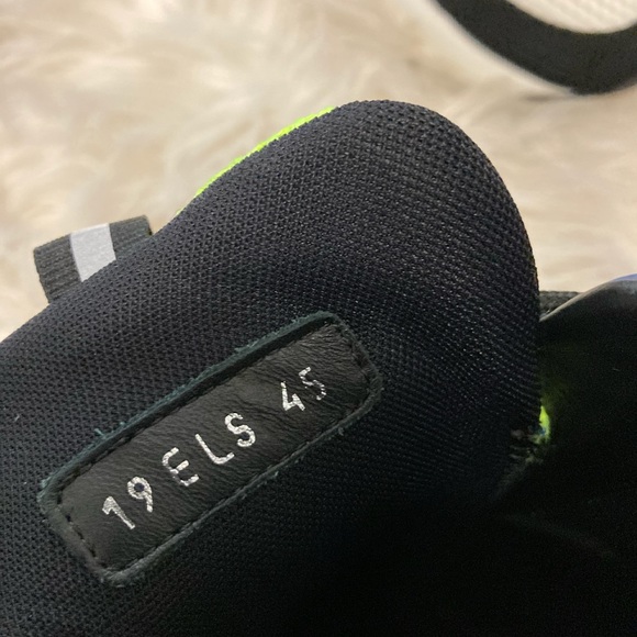 B22 SNEAKER
Blue Calfskin with Yellow and White Technical Mesh - Picture 15 of 16